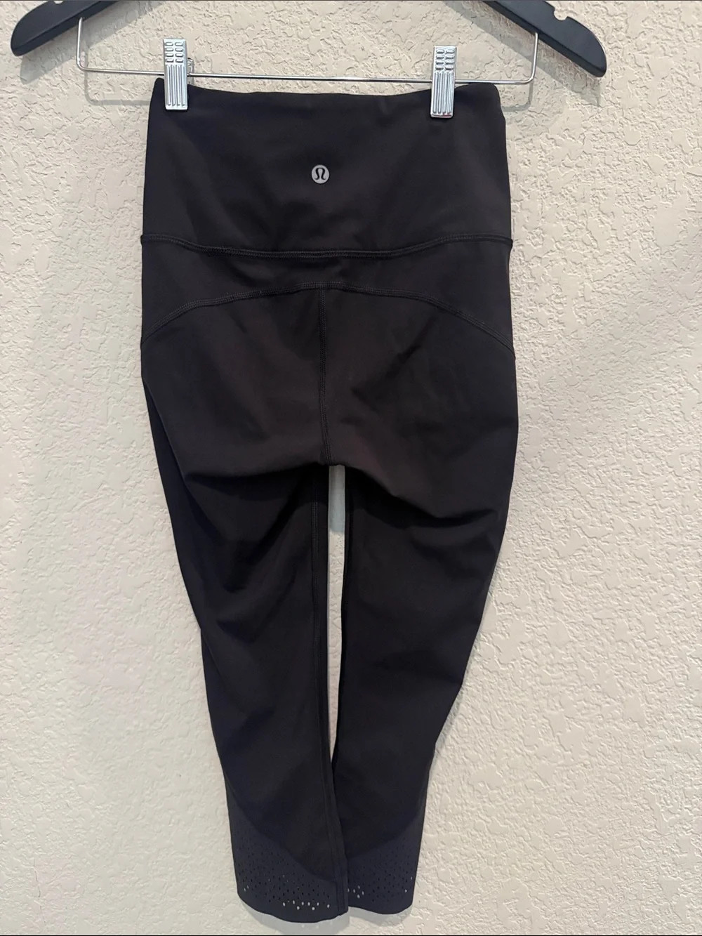 Lululemon Black High-Waist Athletic Capri Leggings size 2 - Picture 7 of 9